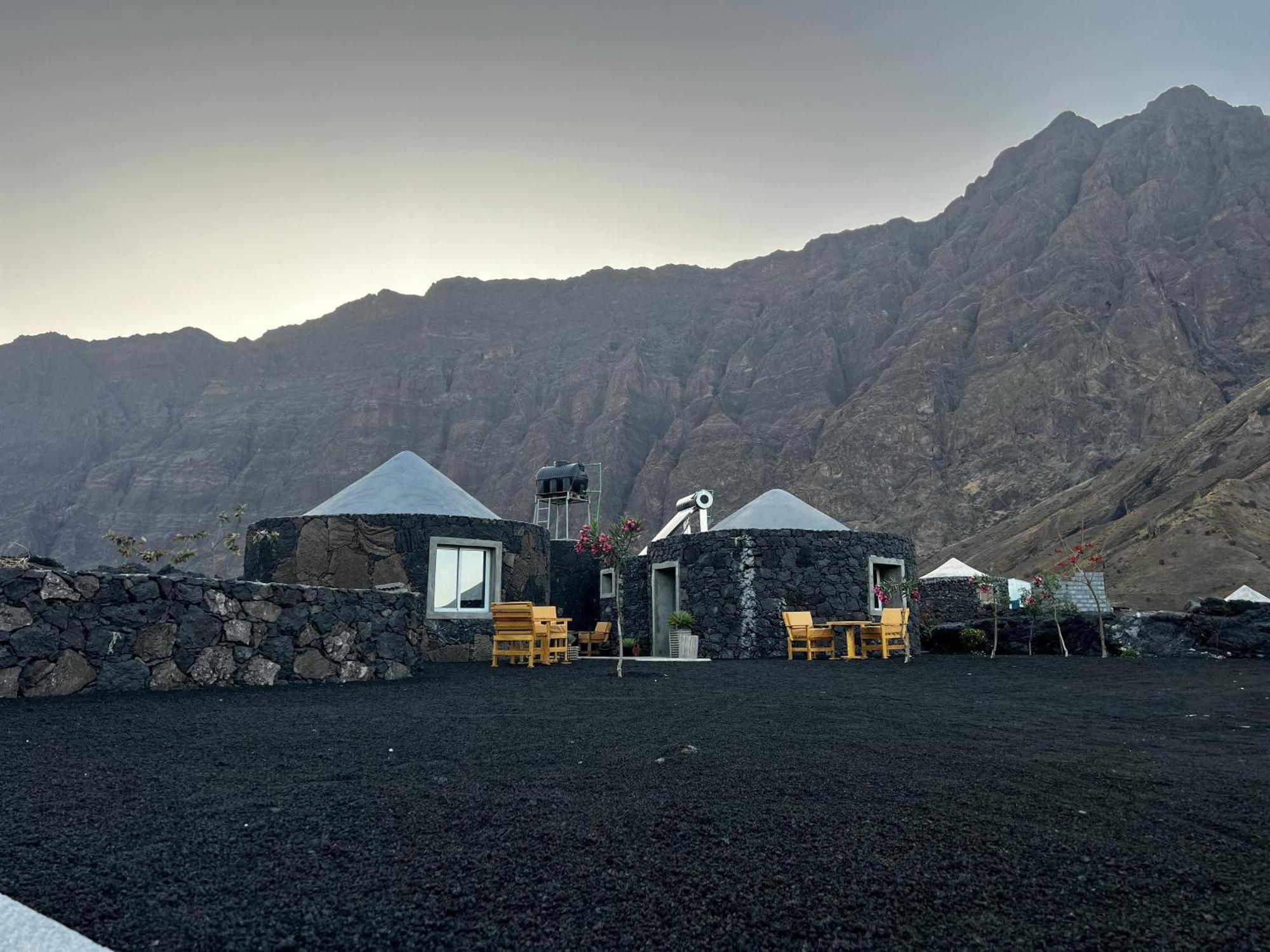 Ecofunco Bed & Breakfast Portela Bagian luar foto
